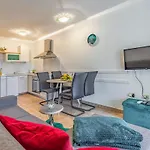 Olga\'S Place-New Apartment 200 Mt From The Sea